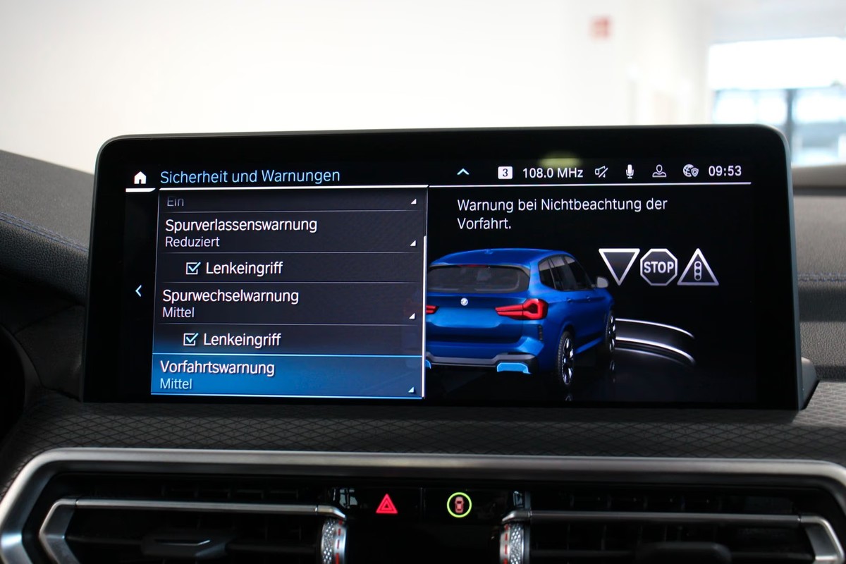 BMW iX3