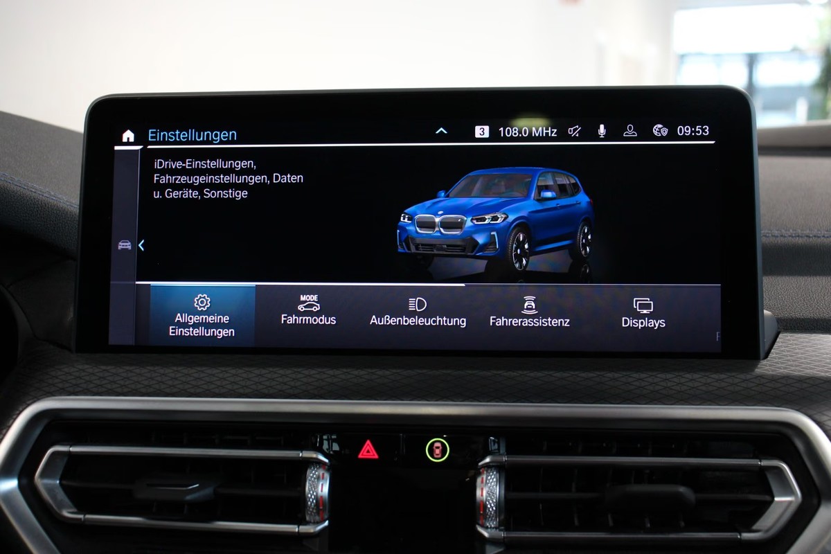 BMW iX3