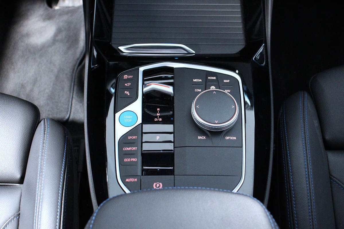 BMW iX3