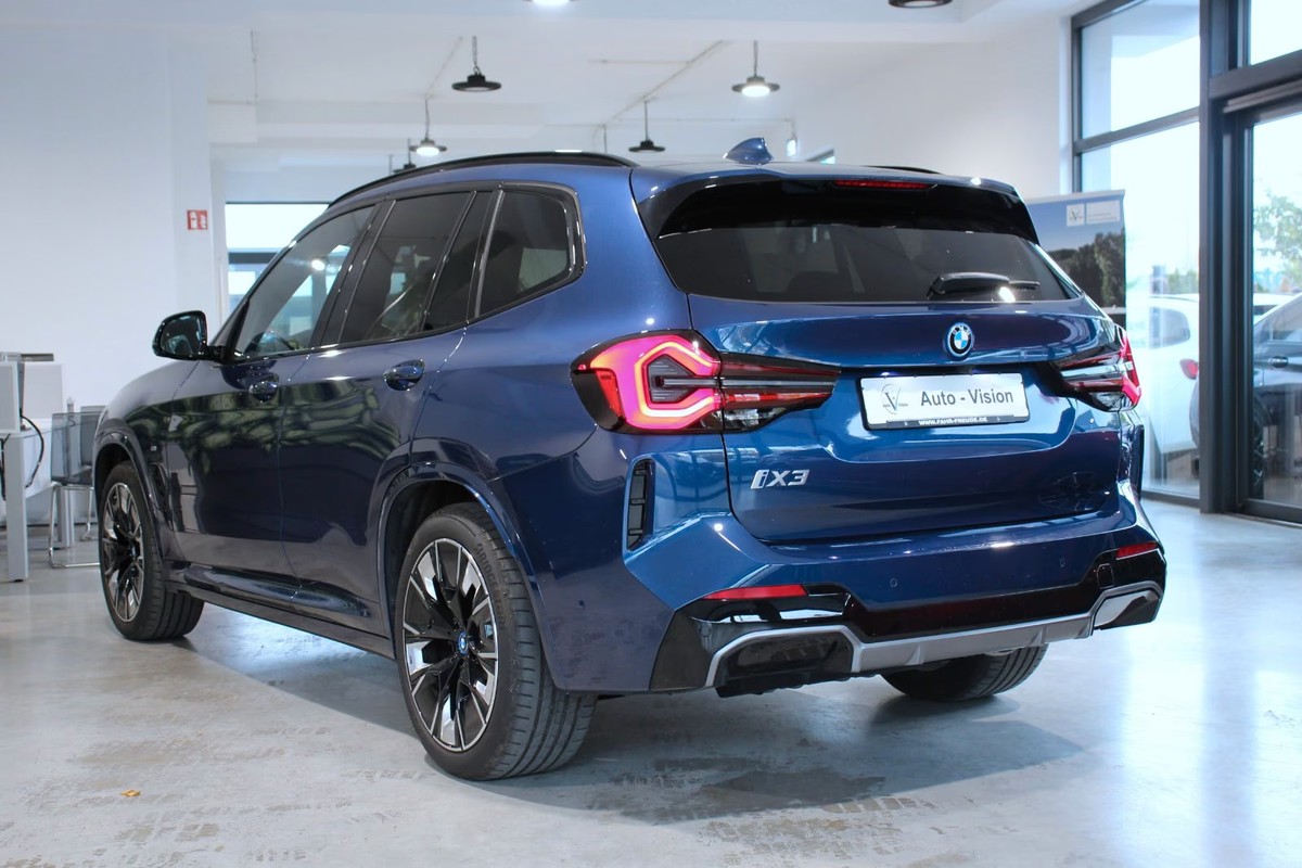 BMW iX3