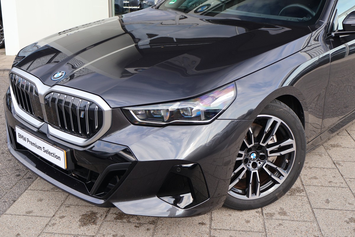 BMW i5