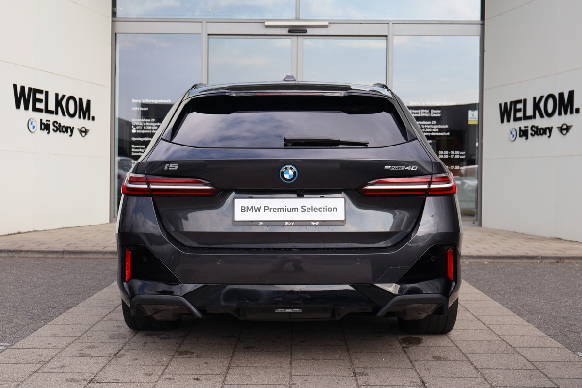 BMW i5