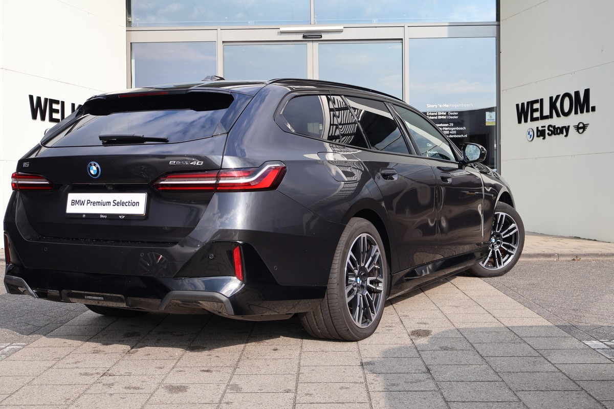 BMW i5