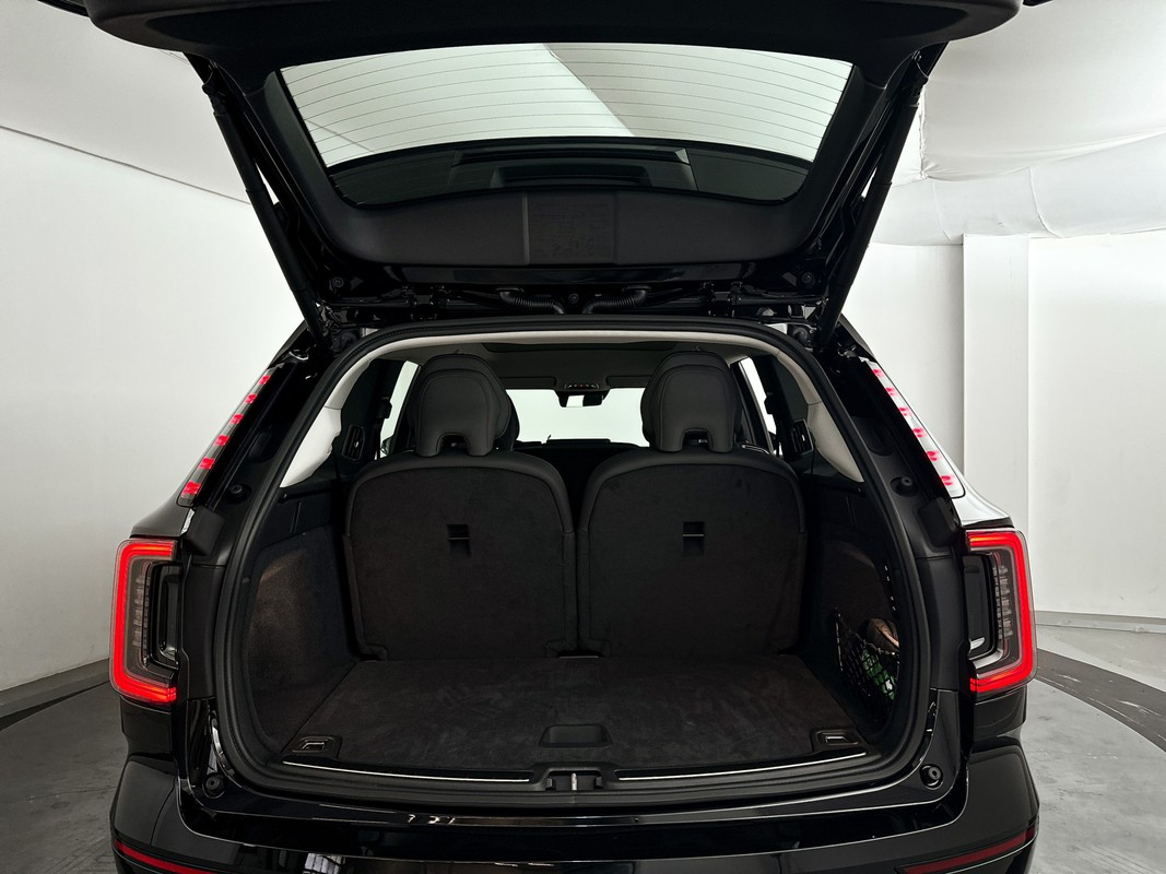 Volvo EX90