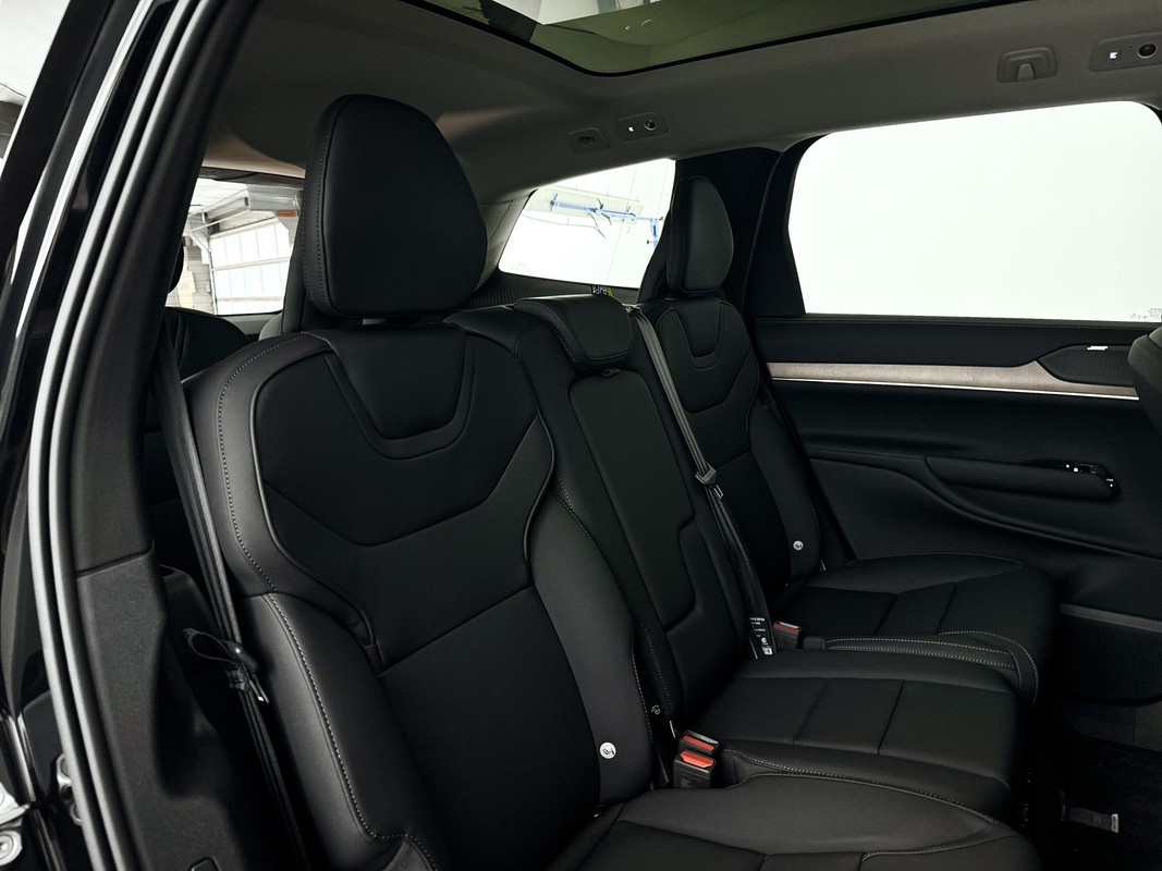 Volvo EX90