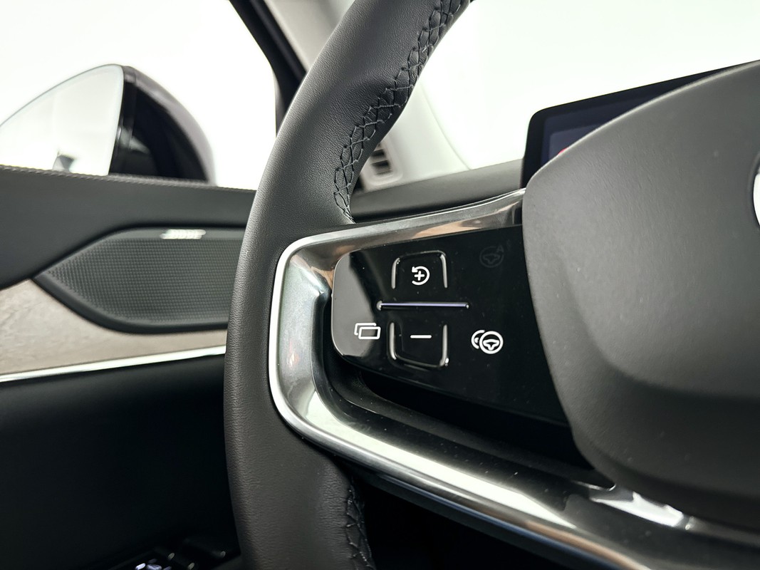 Volvo EX90
