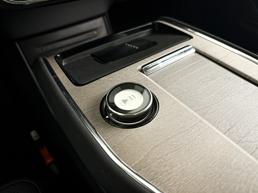 Volvo EX90