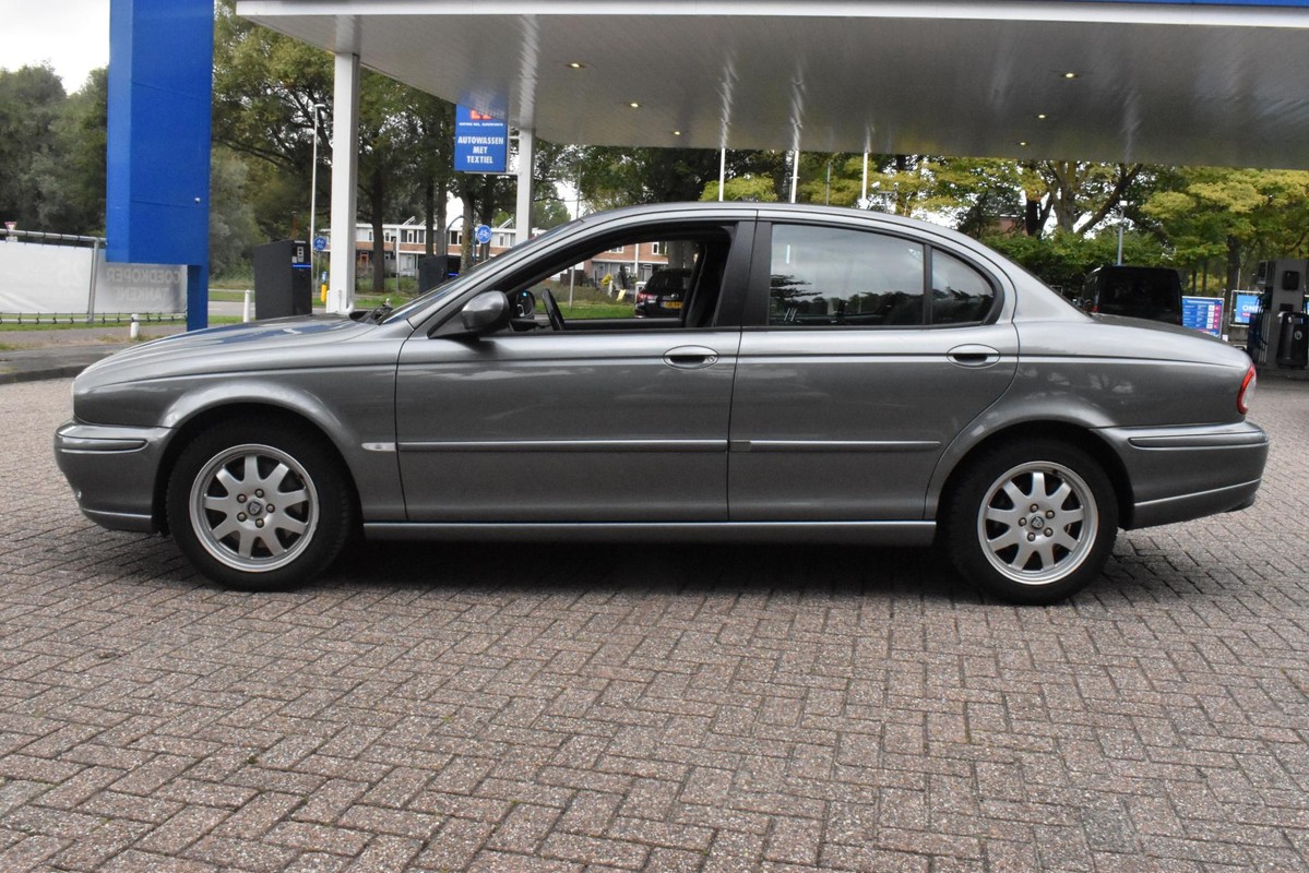 Jaguar X-Type