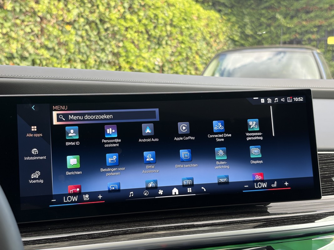 BMW i7