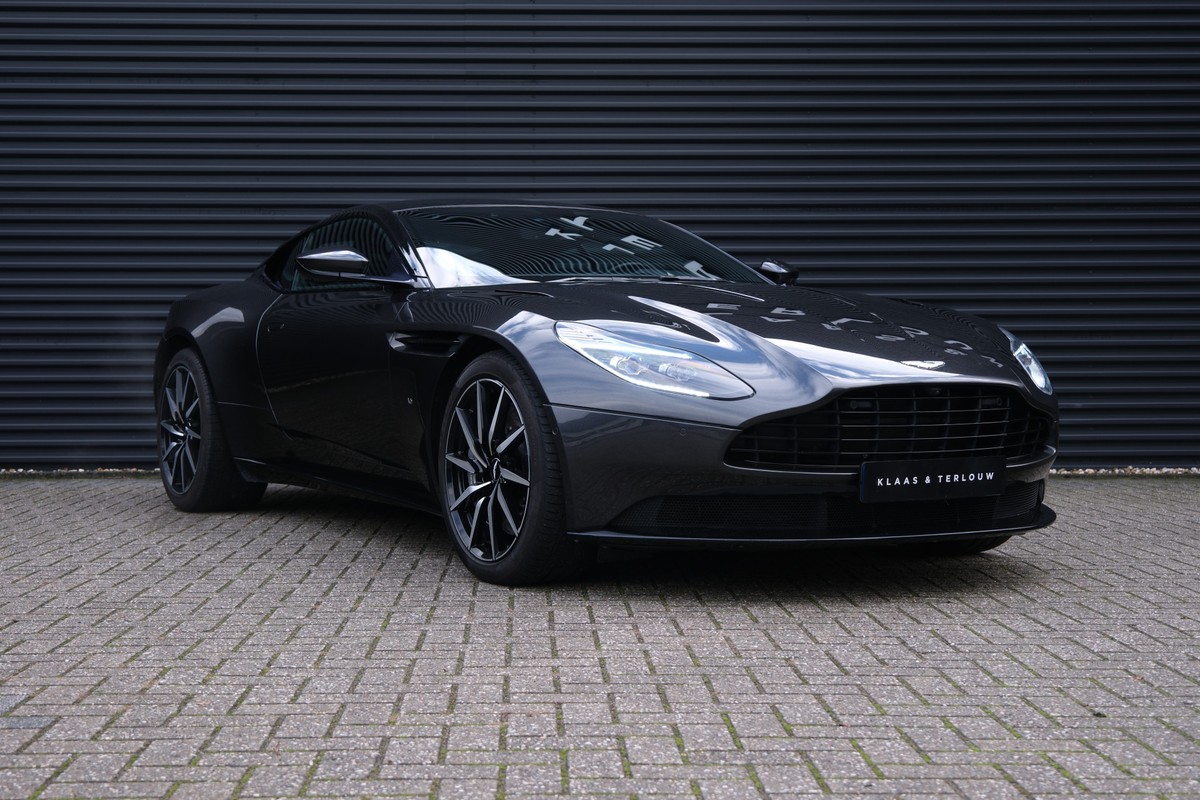 Aston Martin DB11