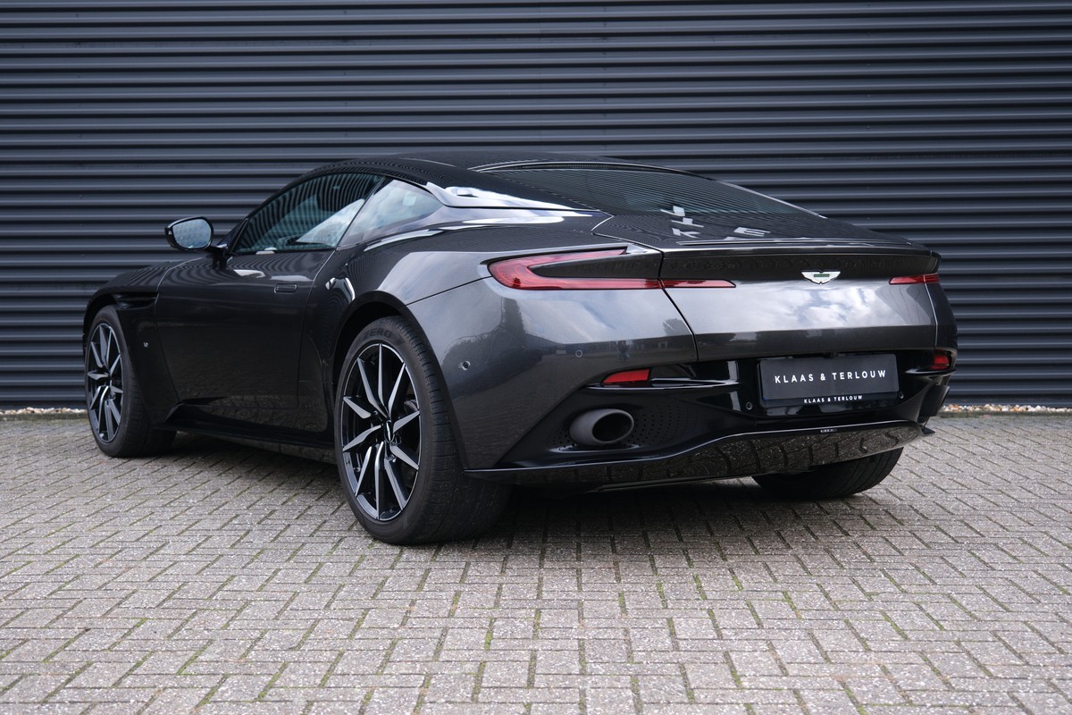 Aston Martin DB11