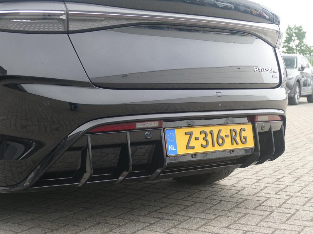 BYD SEAL