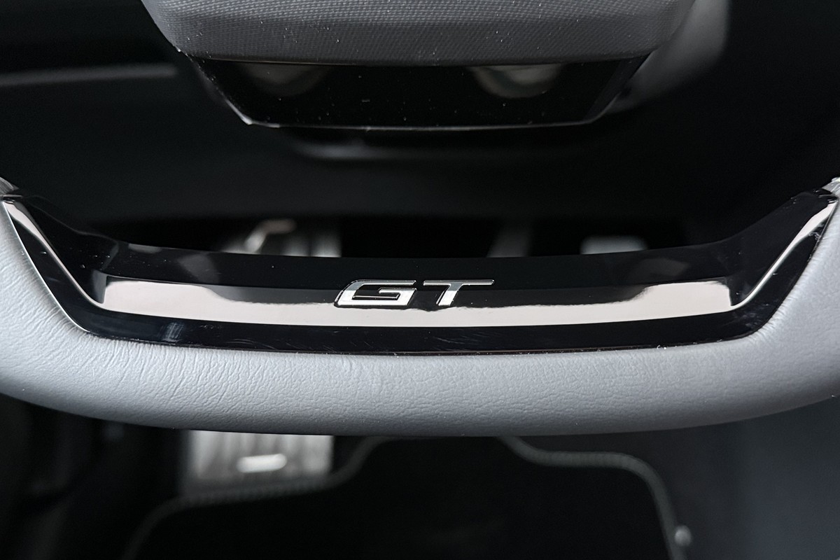 Peugeot e-3008