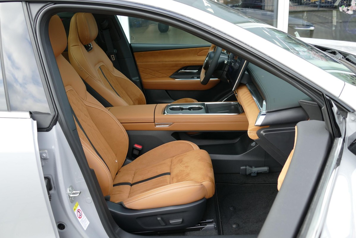 Mazda 6e