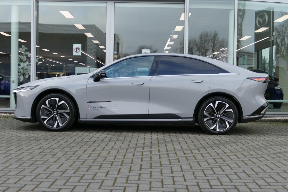 Mazda 6e