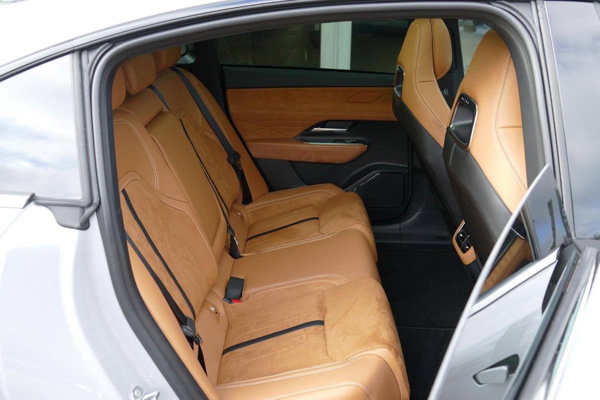 Mazda 6e
