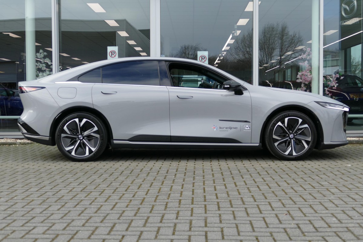 Mazda 6e