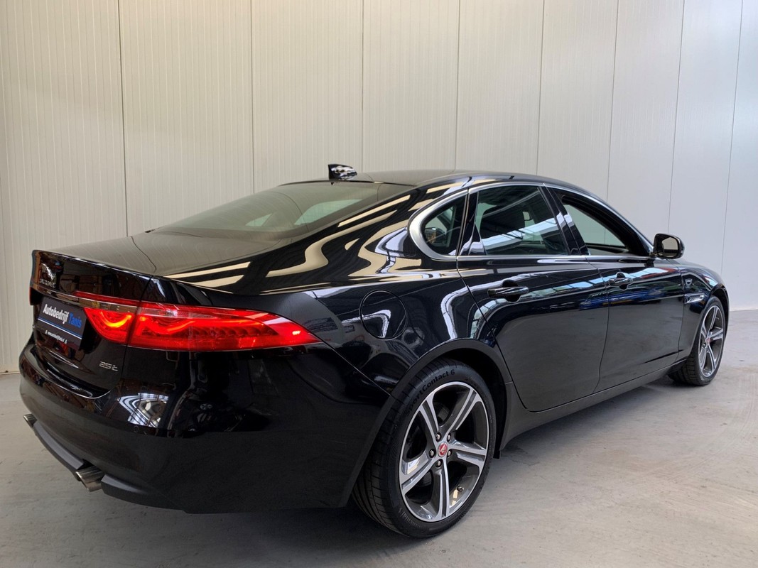 Jaguar XF