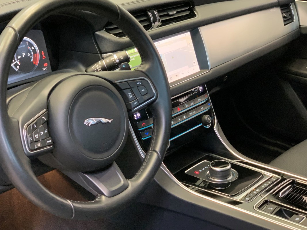 Jaguar XF