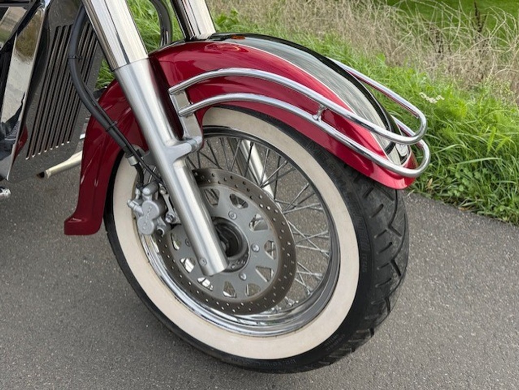 Suzuki Intruder