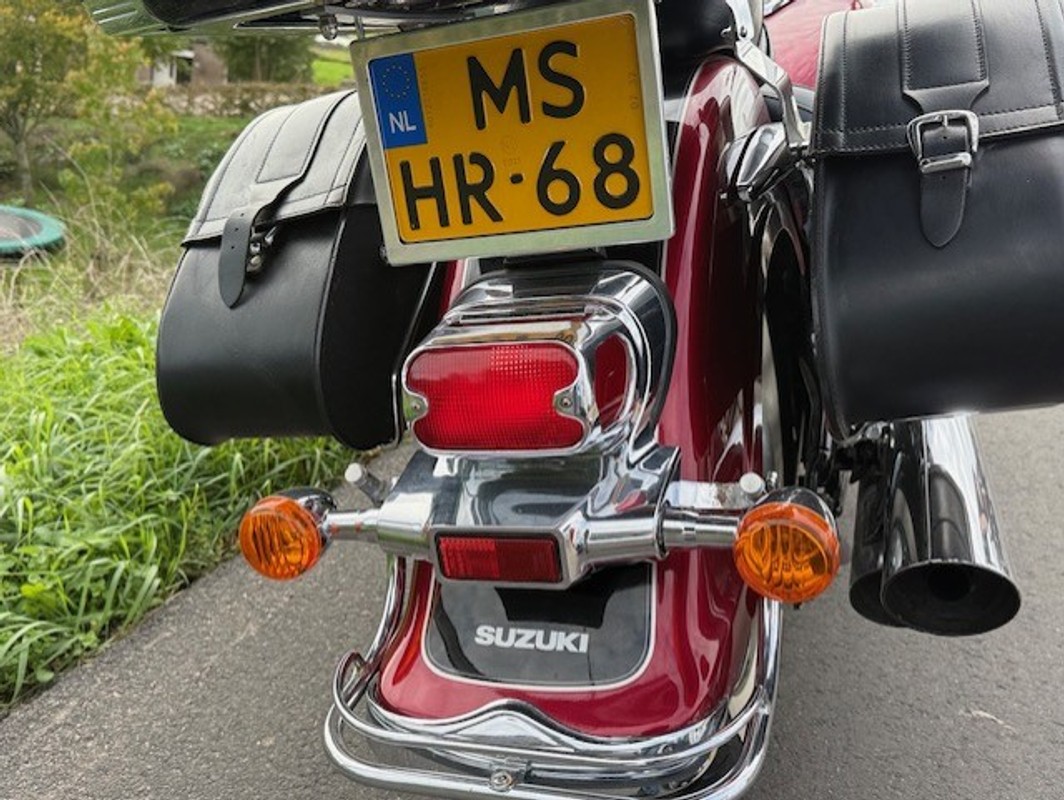 Suzuki Intruder