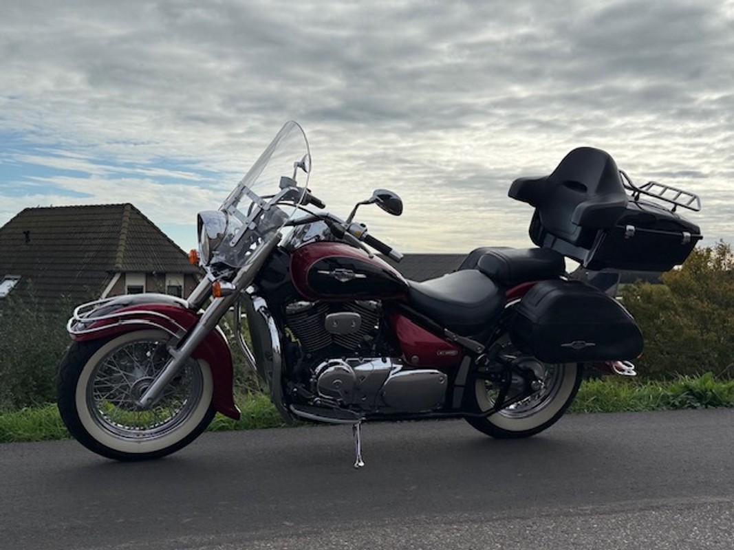 Suzuki Intruder