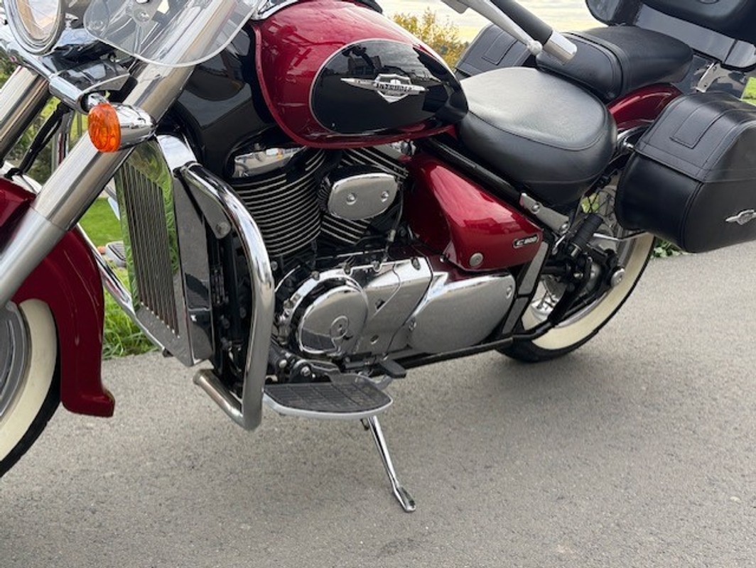 Suzuki Intruder