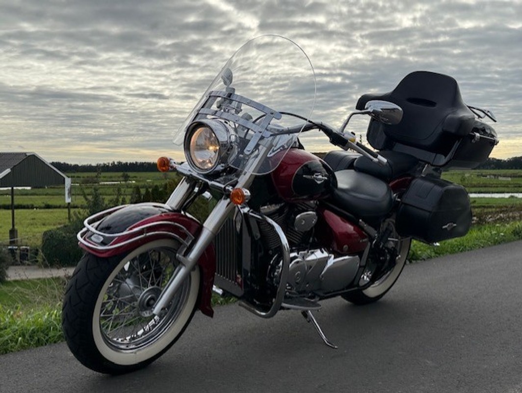 Suzuki Intruder