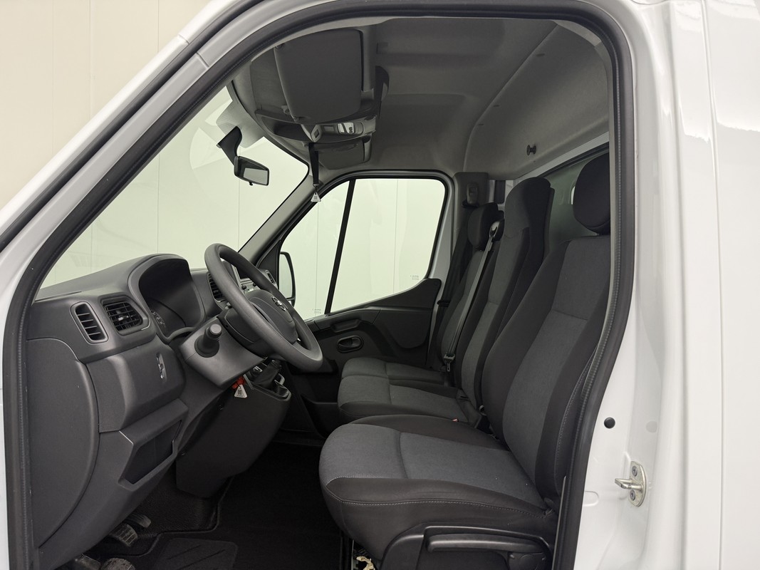 Nissan Interstar