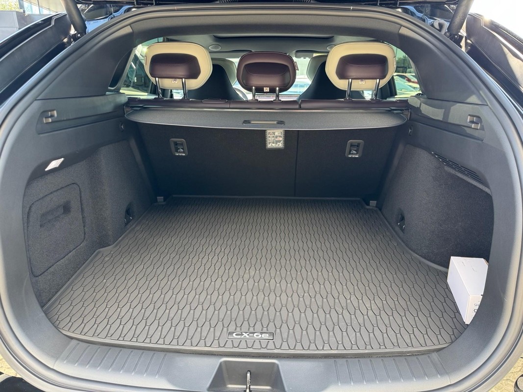 Mazda CX-6e
