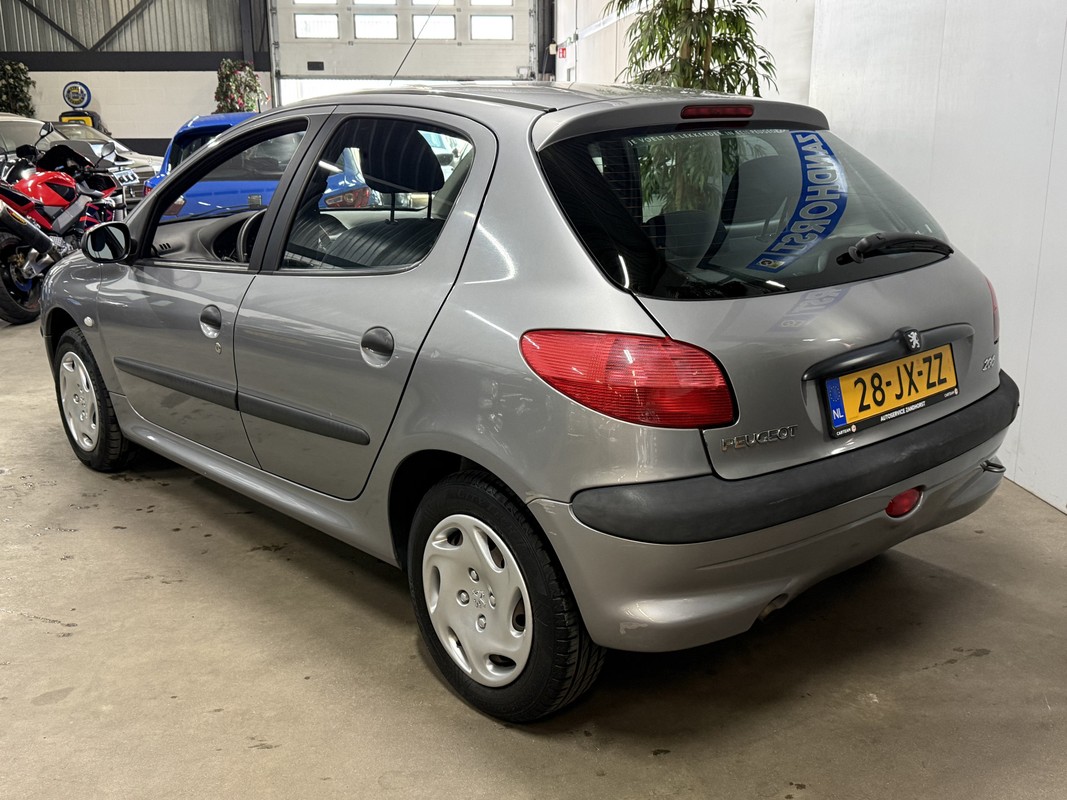 Peugeot 206