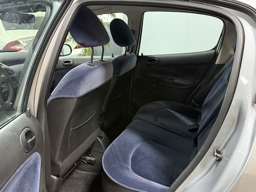 Peugeot 206