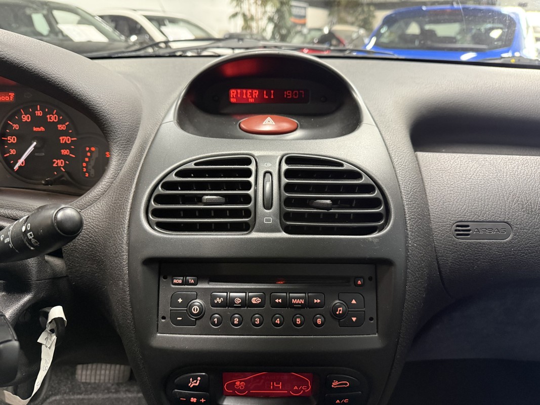 Peugeot 206