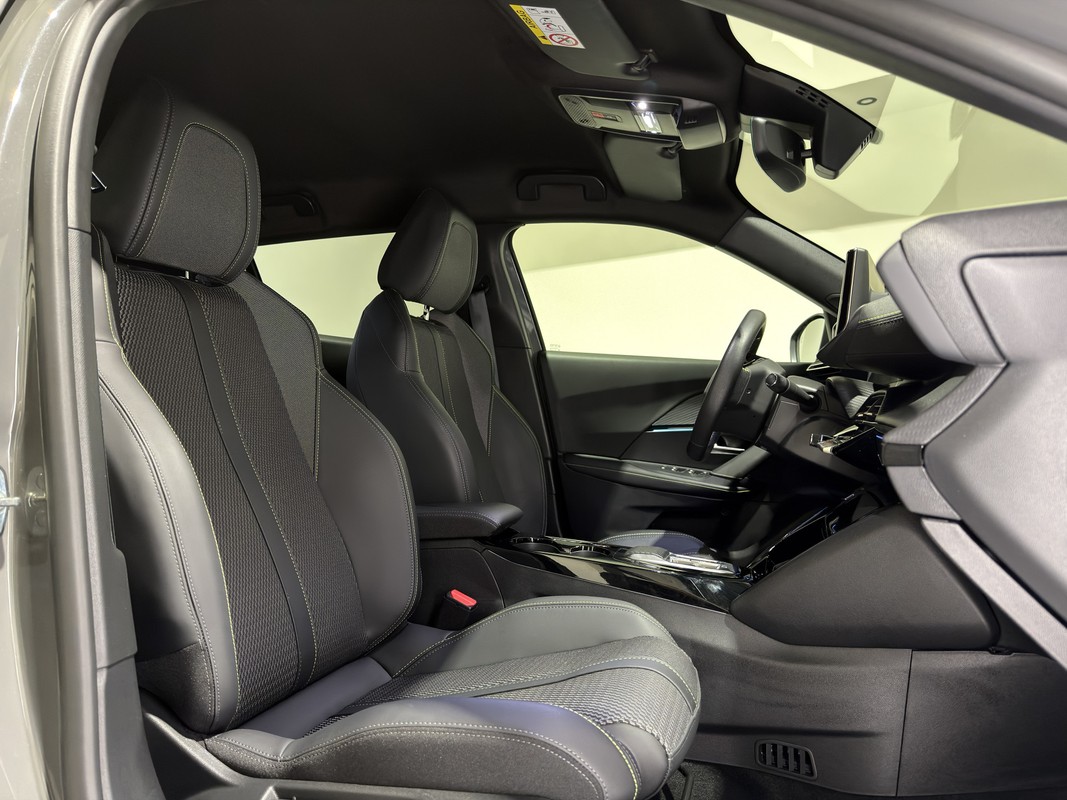 Peugeot e-2008