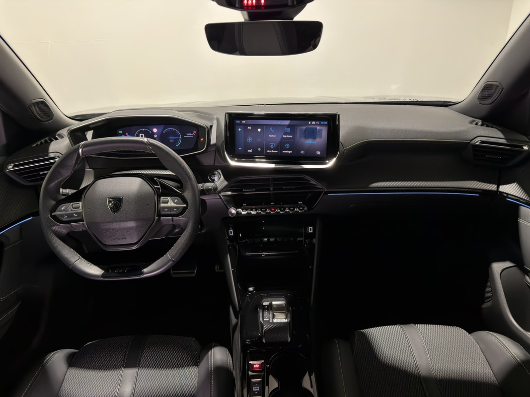 Peugeot e-2008