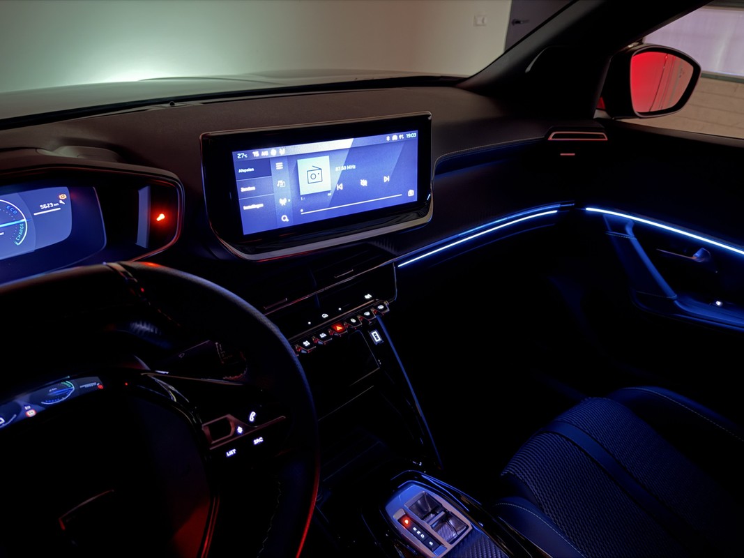 Peugeot e-2008