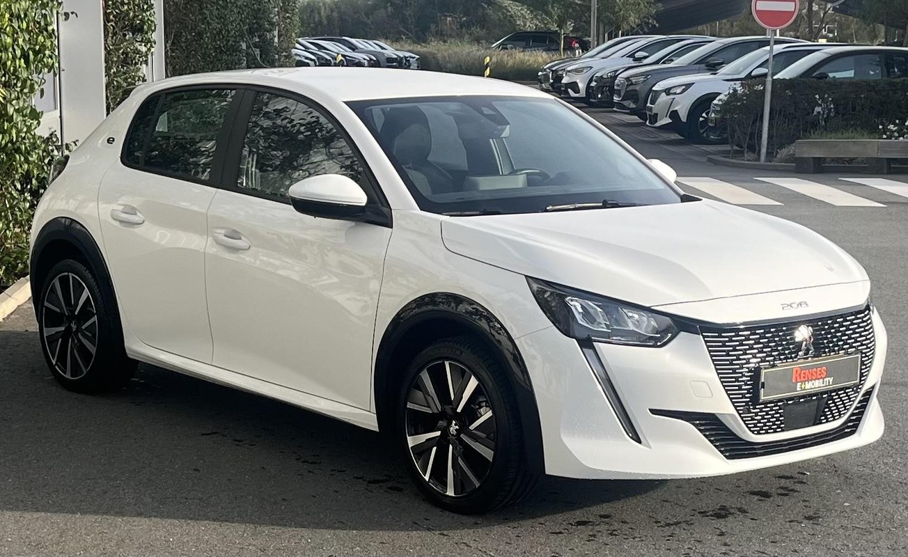 Peugeot e-208