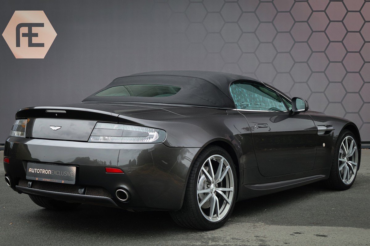 Aston Martin V8 Vantage
