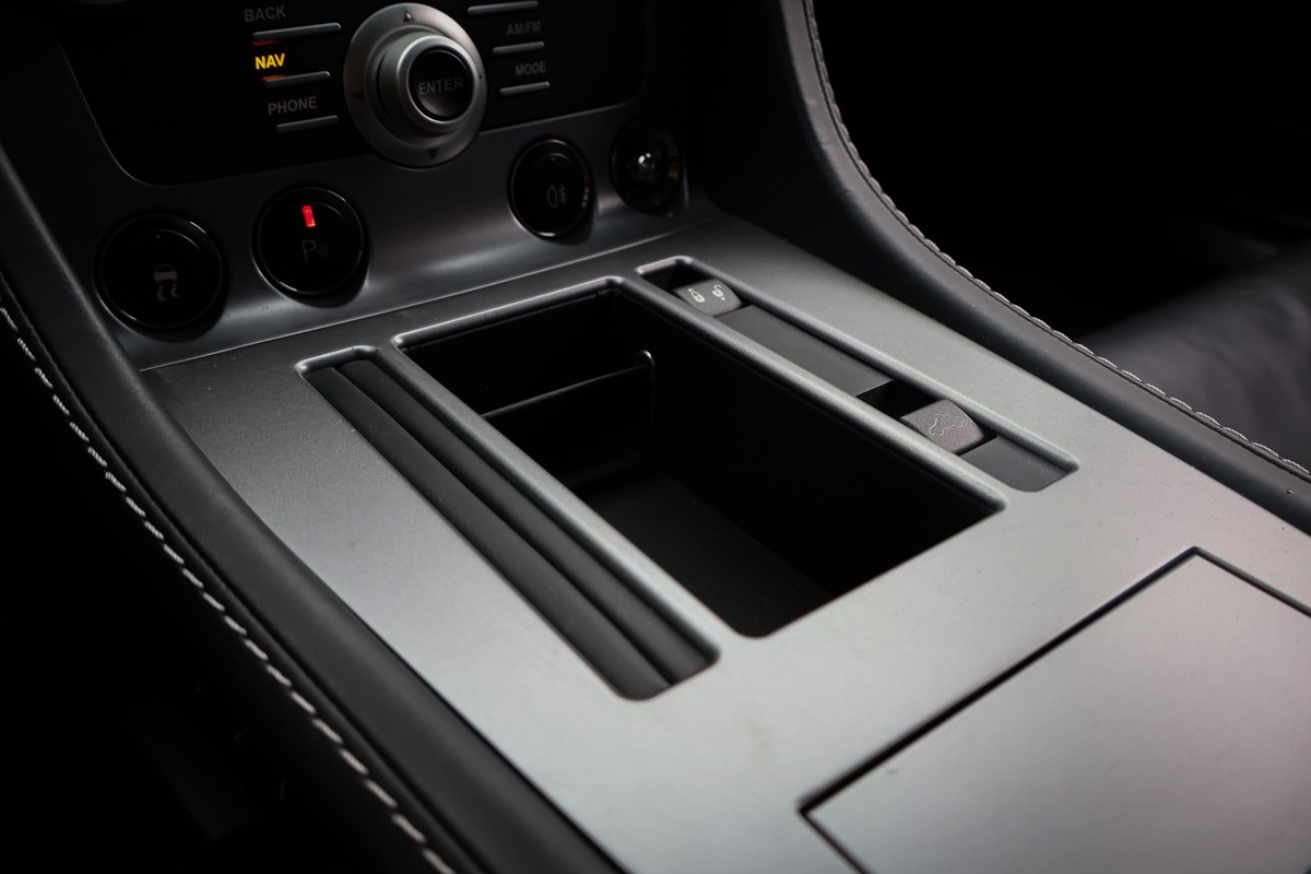 Aston Martin V8 Vantage