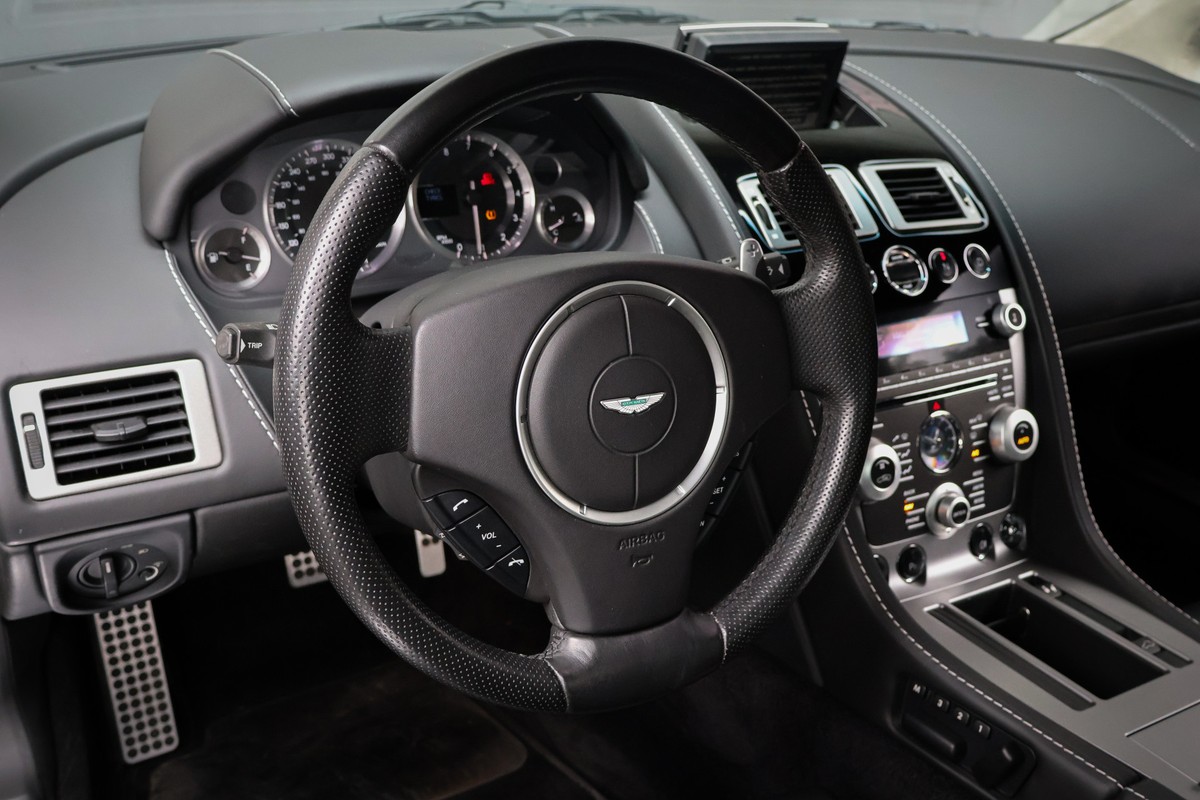 Aston Martin V8 Vantage
