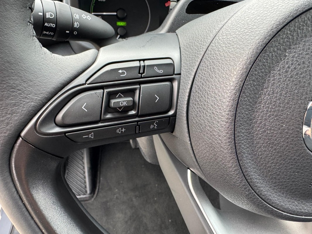Mazda 2 Hybrid