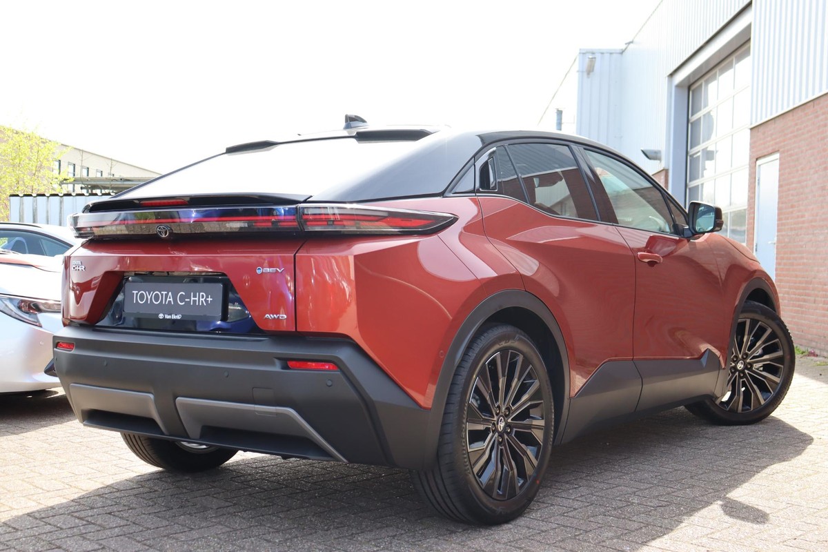 Toyota C-HR+