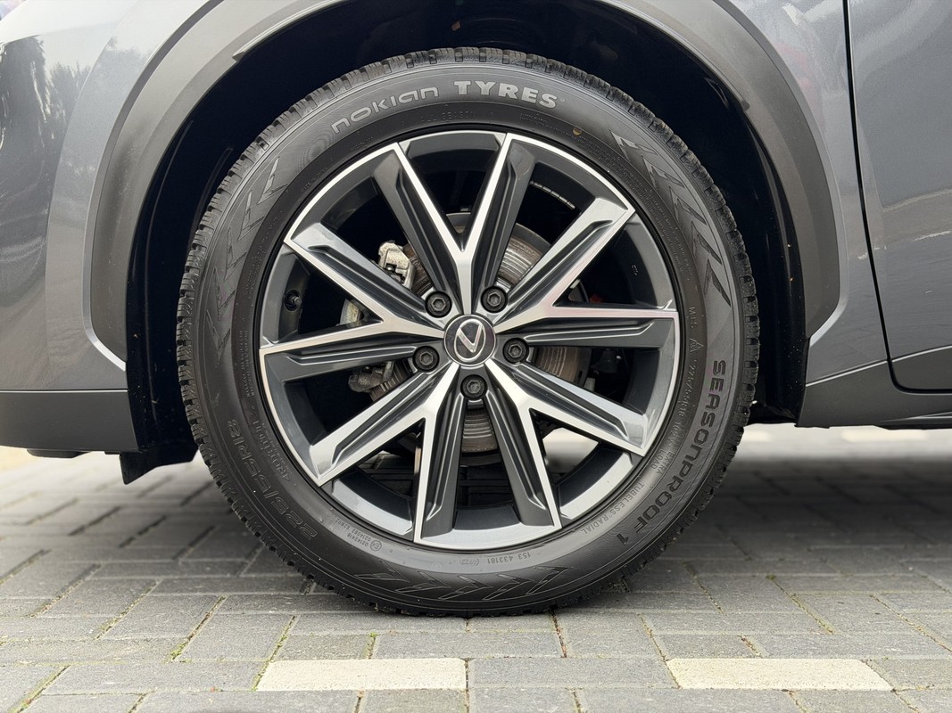 Lexus LBX