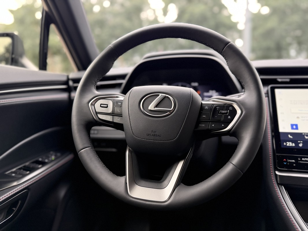 Lexus LBX