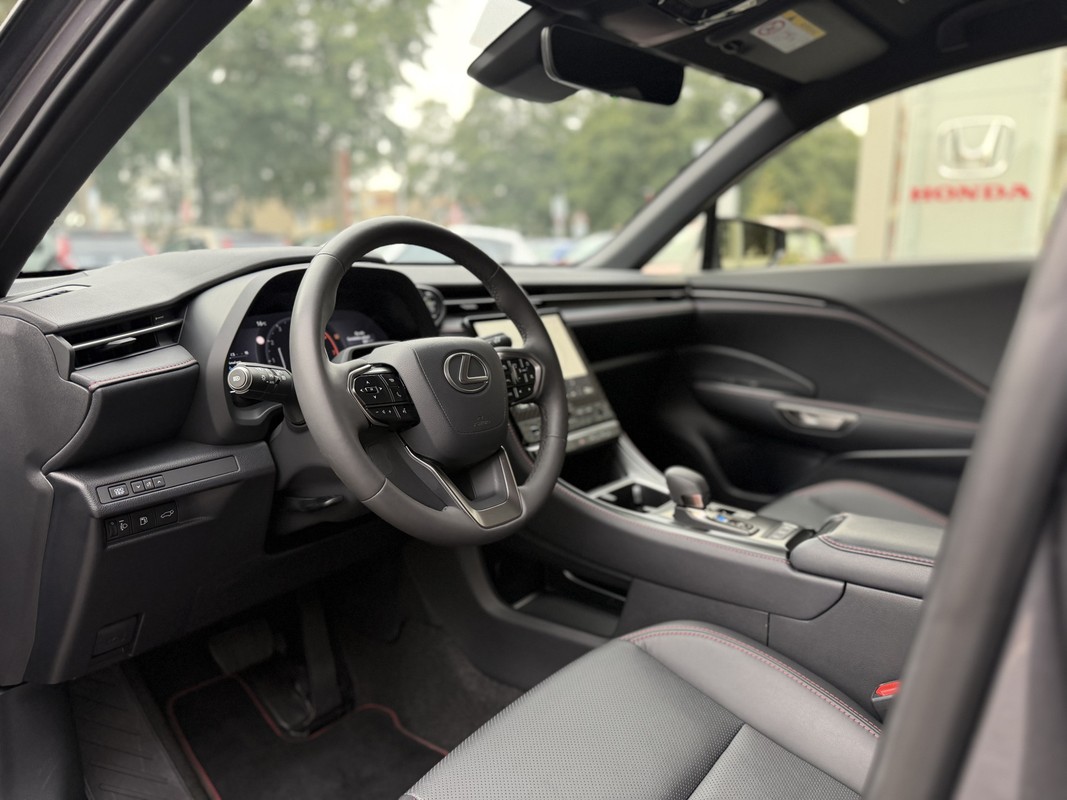 Lexus LBX