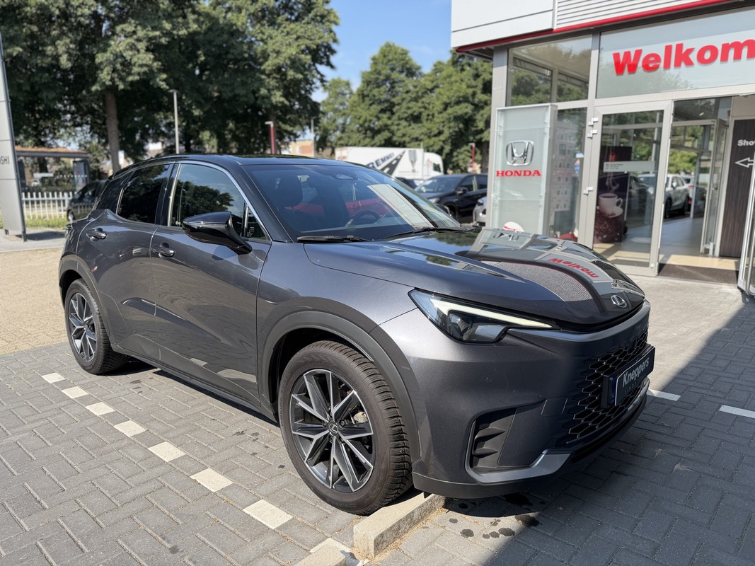 Lexus LBX