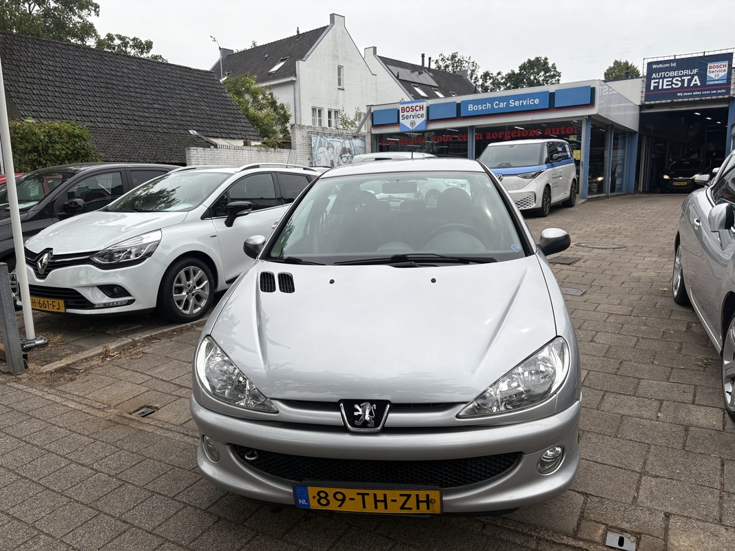 Peugeot 206