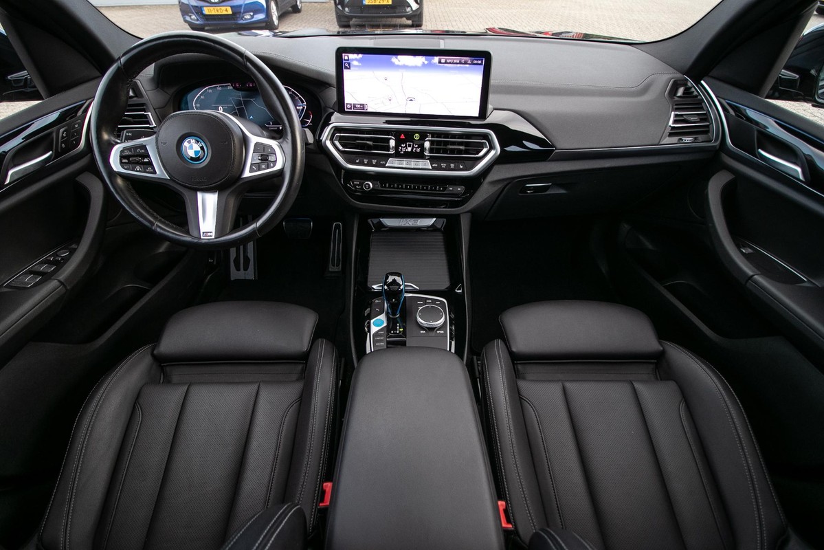 BMW iX3