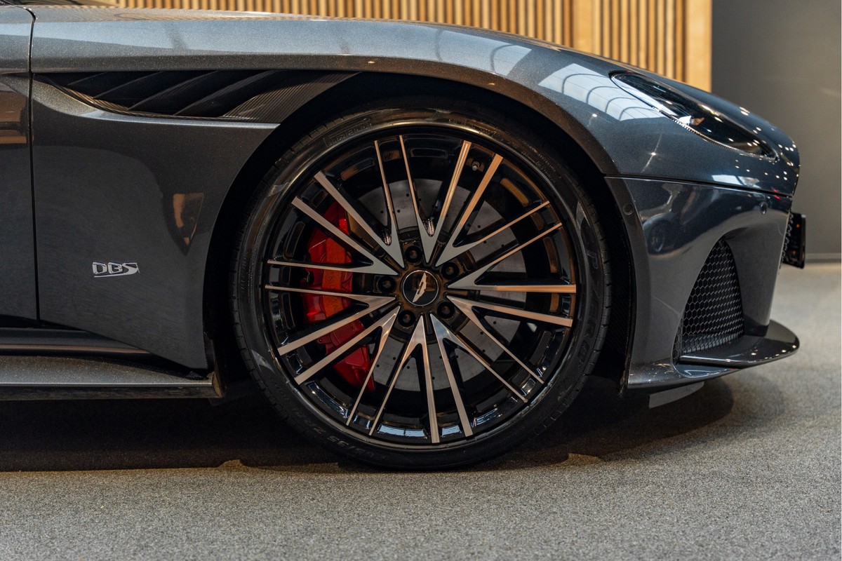 Aston Martin DBS
