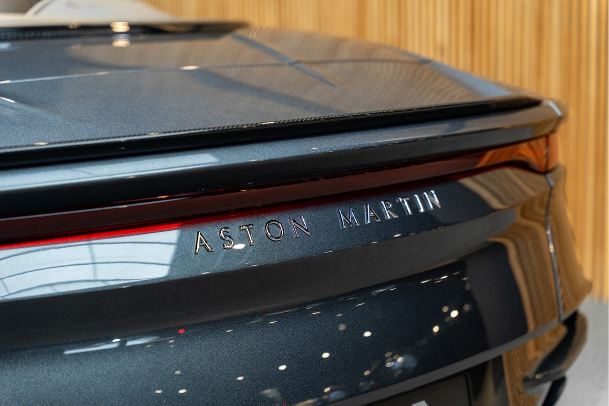 Aston Martin DBS